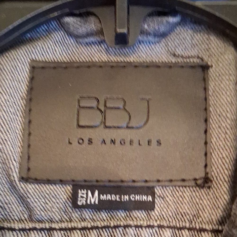 BBJ Los Angeles Women's Two-Tone Jean Jacket. NWT Size Medium - Picture 14 of 14